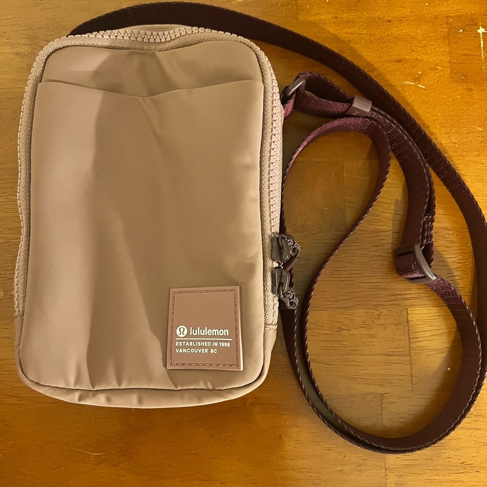 Women’s Lululemon Crossbody Bag